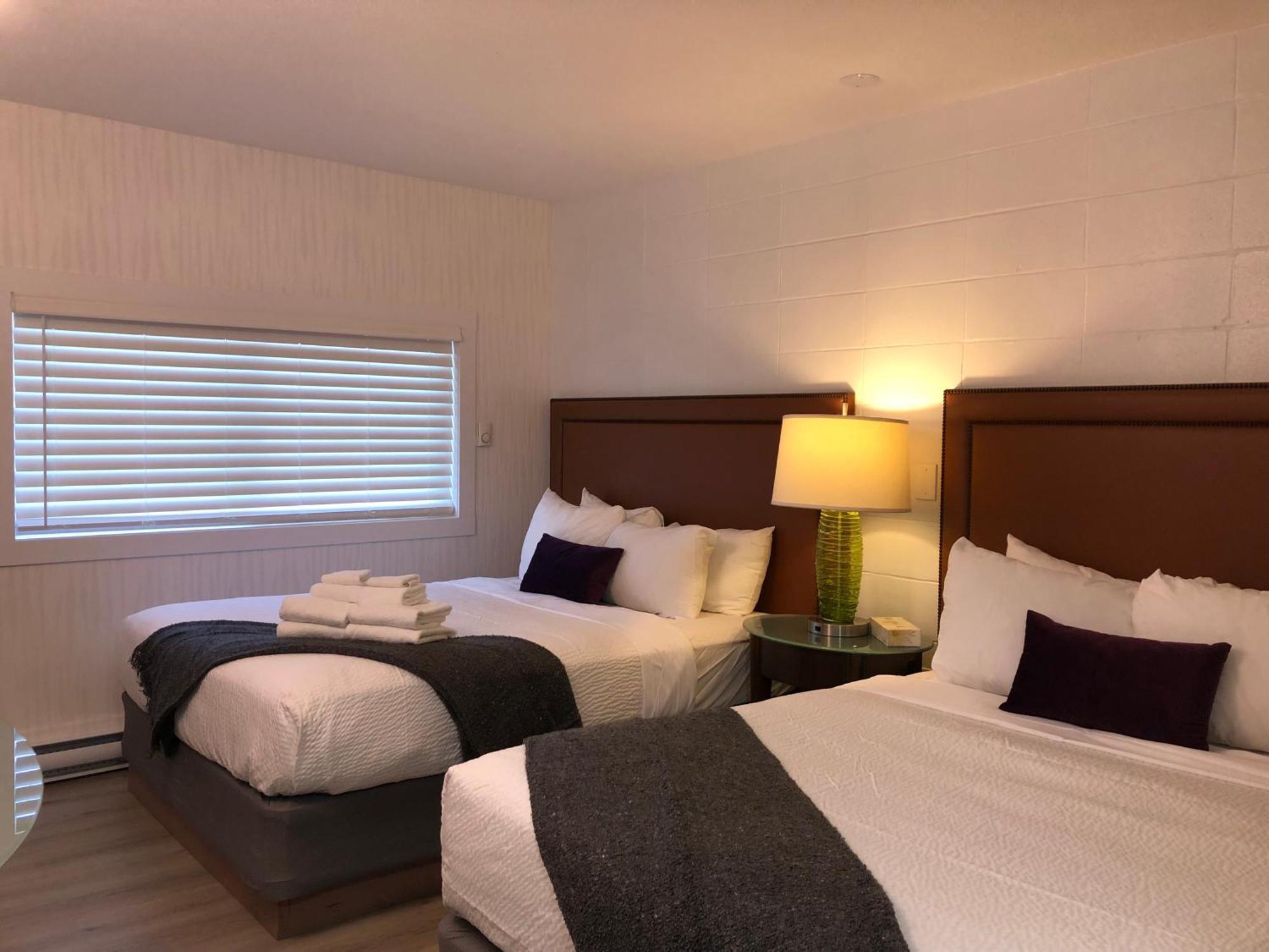 Queen Room with Two Queen Beds,1674717247:JPEG